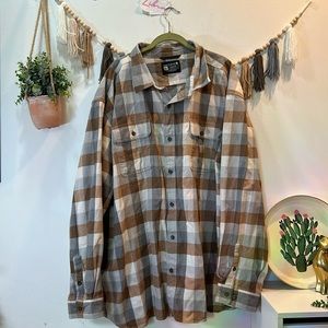 Carhartt checkered plaid heavy button up